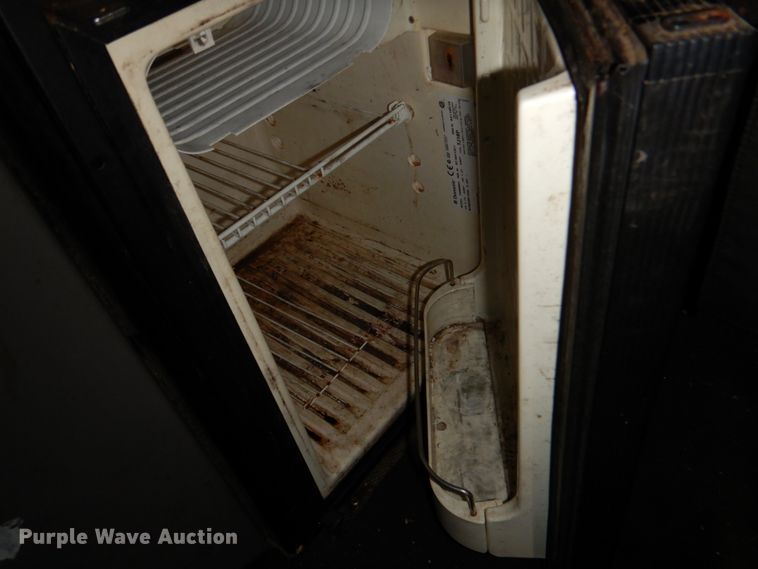 image for item KQ9617 2007 Kenworth W900  semi truck