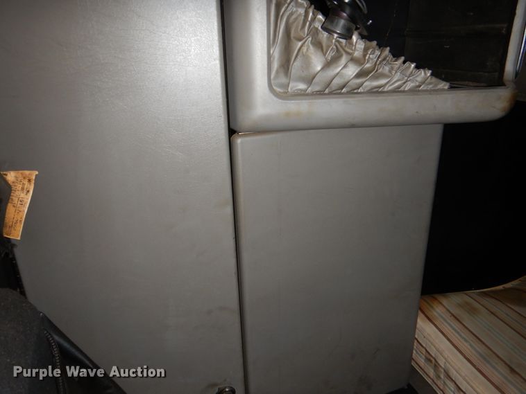 image for item KQ9617 2007 Kenworth W900  semi truck