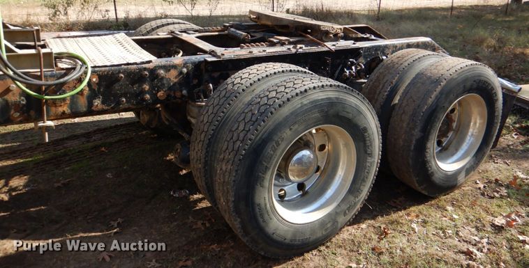 image for item KQ9617 2007 Kenworth W900  semi truck