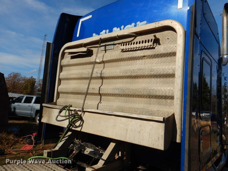 image for item KQ9617 2007 Kenworth W900  semi truck