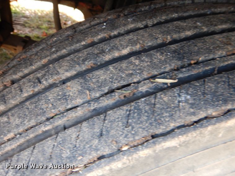 image for item KQ9617 2007 Kenworth W900  semi truck