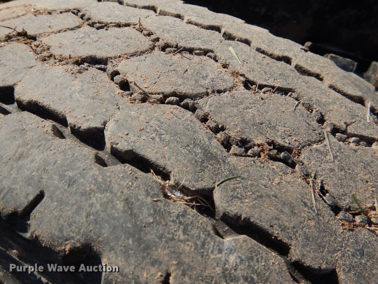 image for item KQ9617 2007 Kenworth W900  semi truck