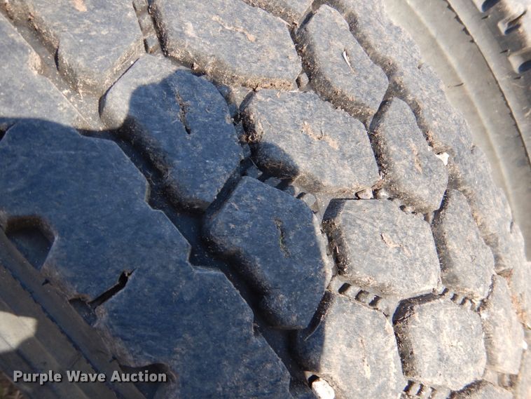 image for item KQ9617 2007 Kenworth W900  semi truck