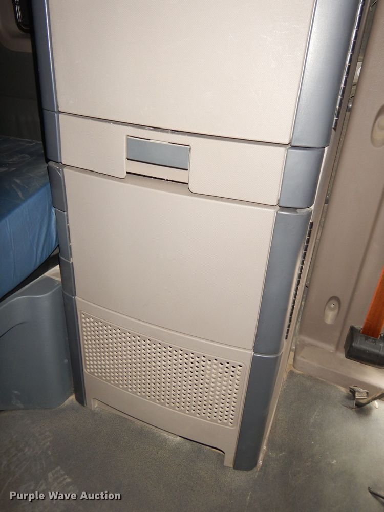 image for item KS9070 2012 Freightliner Cascadia 125  semi truck