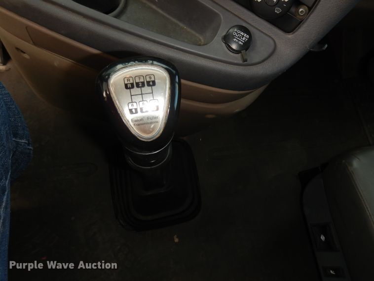 image for item KS9070 2012 Freightliner Cascadia 125  semi truck