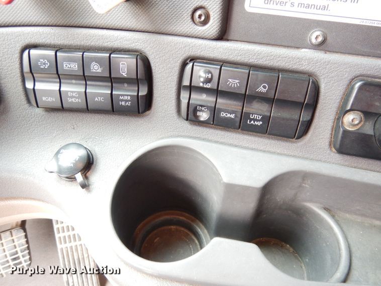 image for item KS9070 2012 Freightliner Cascadia 125  semi truck