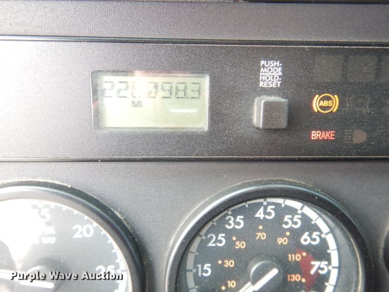 image for item KS9070 2012 Freightliner Cascadia 125  semi truck