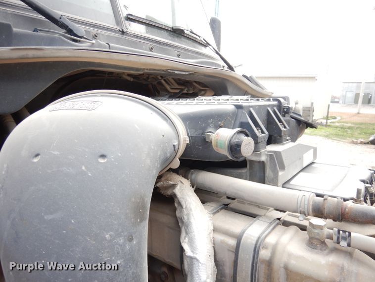 image for item KS9070 2012 Freightliner Cascadia 125  semi truck