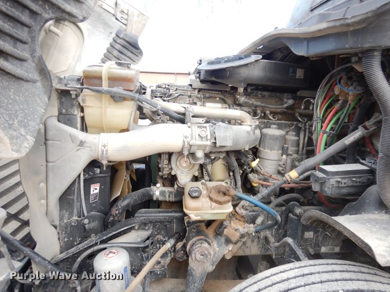 image for item KS9070 2012 Freightliner Cascadia 125  semi truck