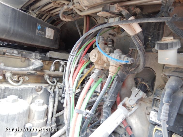 image for item KS9070 2012 Freightliner Cascadia 125  semi truck