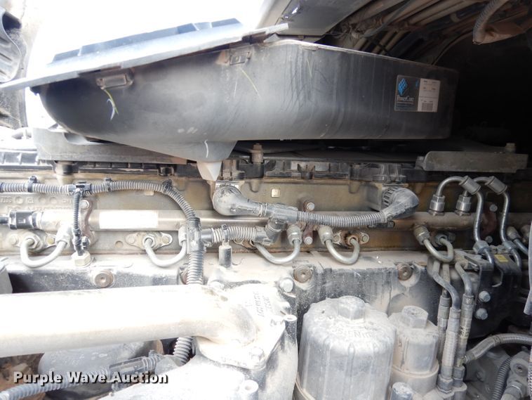 image for item KS9070 2012 Freightliner Cascadia 125  semi truck