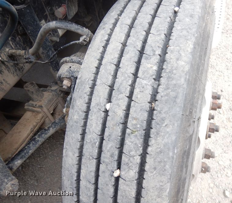 image for item KS9070 2012 Freightliner Cascadia 125  semi truck