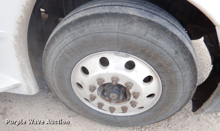 image for item KS9070 2012 Freightliner Cascadia 125  semi truck