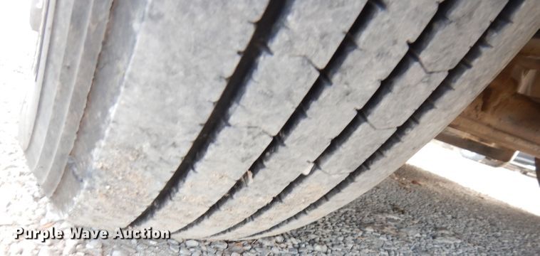 image for item KS9070 2012 Freightliner Cascadia 125  semi truck