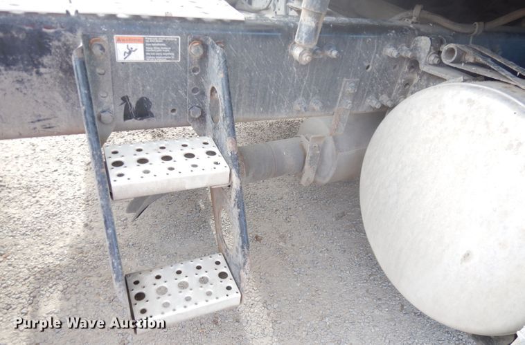 image for item KS9070 2012 Freightliner Cascadia 125  semi truck