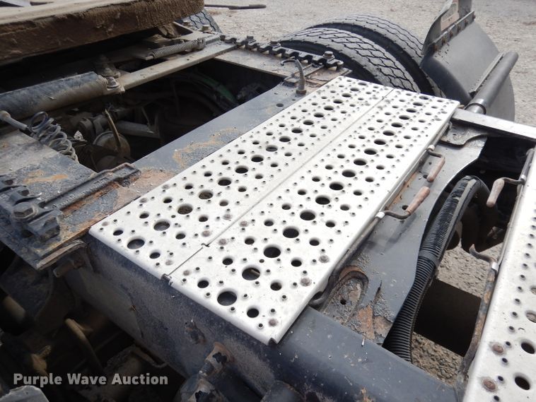 image for item KS9070 2012 Freightliner Cascadia 125  semi truck