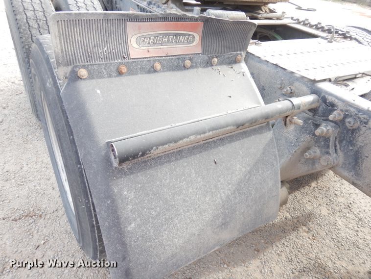 image for item KS9070 2012 Freightliner Cascadia 125  semi truck