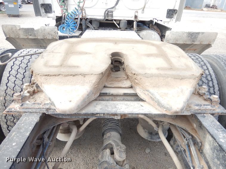 image for item KS9070 2012 Freightliner Cascadia 125  semi truck