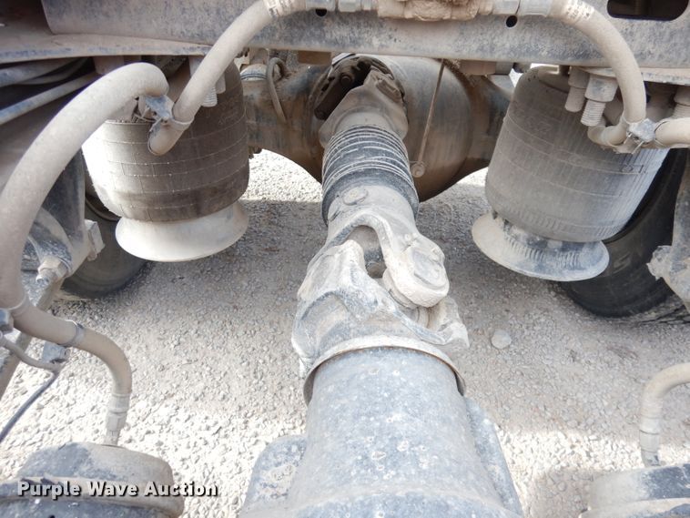 image for item KS9070 2012 Freightliner Cascadia 125  semi truck