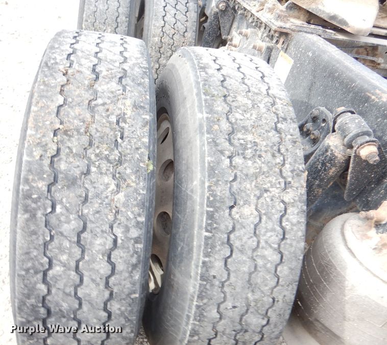 image for item KS9070 2012 Freightliner Cascadia 125  semi truck