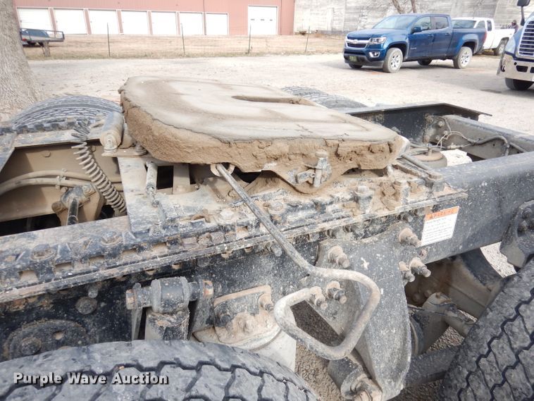 image for item KS9070 2012 Freightliner Cascadia 125  semi truck