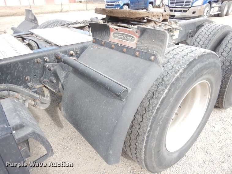 image for item KS9070 2012 Freightliner Cascadia 125  semi truck