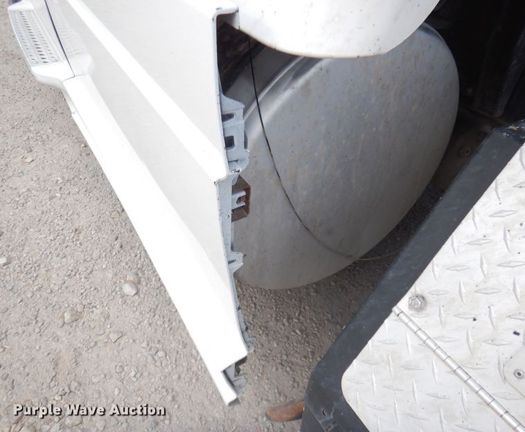 image for item KS9070 2012 Freightliner Cascadia 125  semi truck