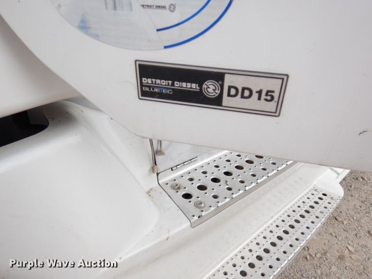 image for item KS9070 2012 Freightliner Cascadia 125  semi truck