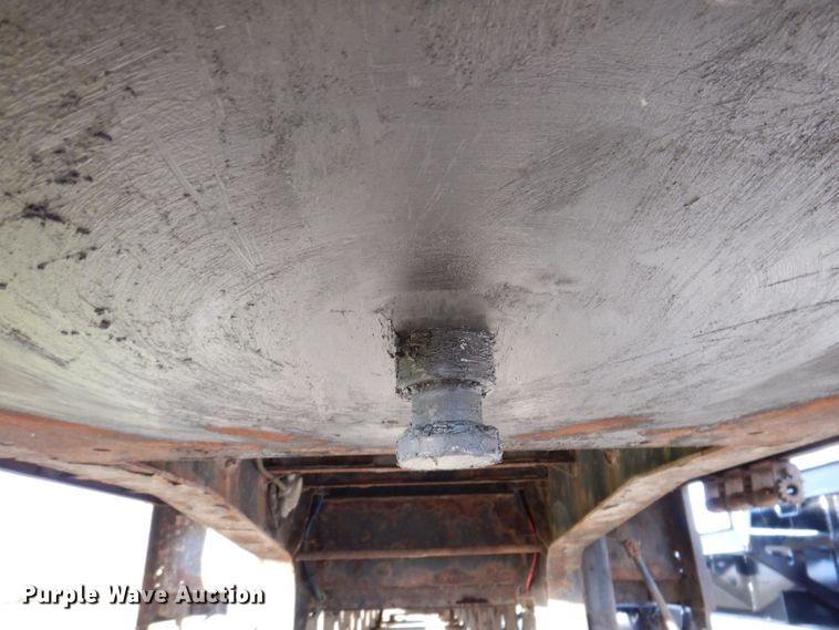 image for item KY9558 2002 Doonan 502DB14  drop deck trailer