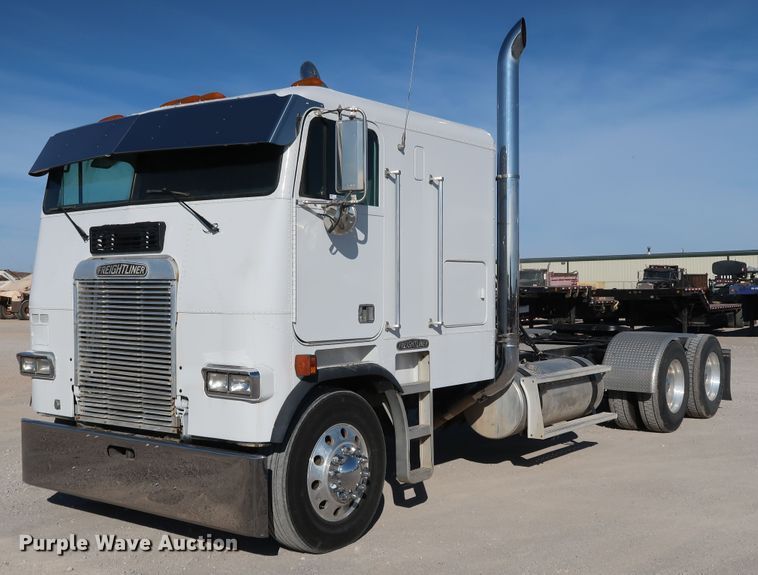 image for item KY9757 1993 Freightliner FLA086  semi truck