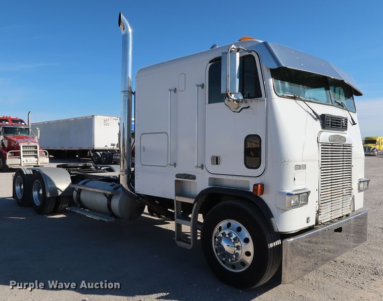 image for item KY9757 1993 Freightliner FLA086  semi truck