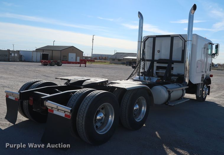 image for item KY9757 1993 Freightliner FLA086  semi truck