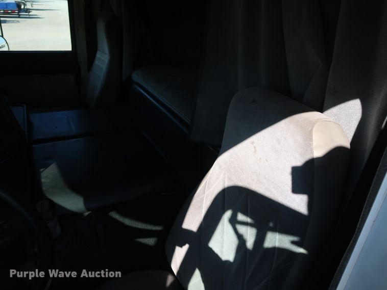 image for item KY9757 1993 Freightliner FLA086  semi truck