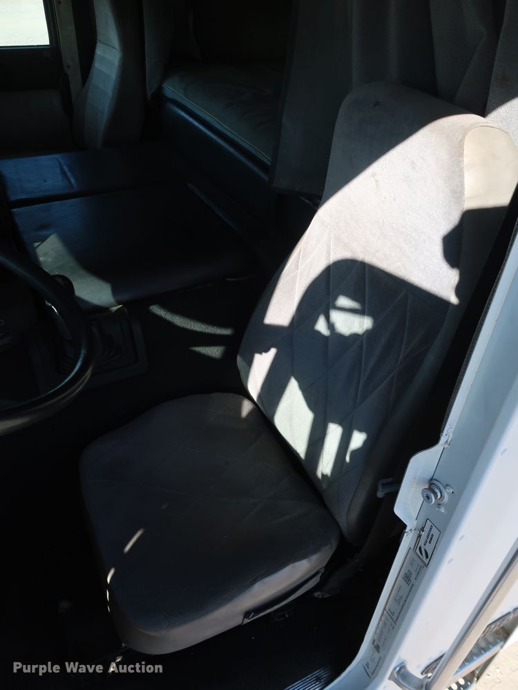 image for item KY9757 1993 Freightliner FLA086  semi truck