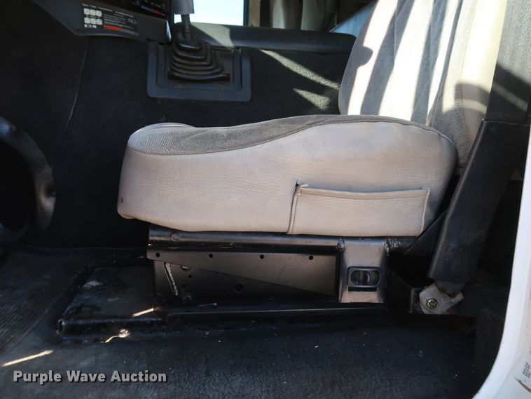 image for item KY9757 1993 Freightliner FLA086  semi truck