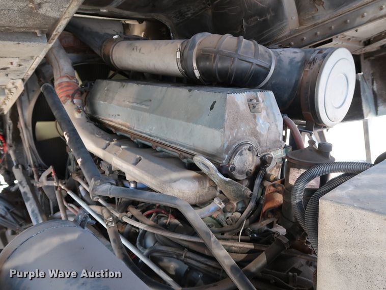 image for item KY9757 1993 Freightliner FLA086  semi truck