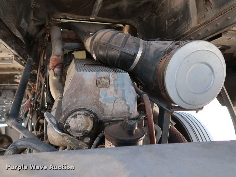 image for item KY9757 1993 Freightliner FLA086  semi truck