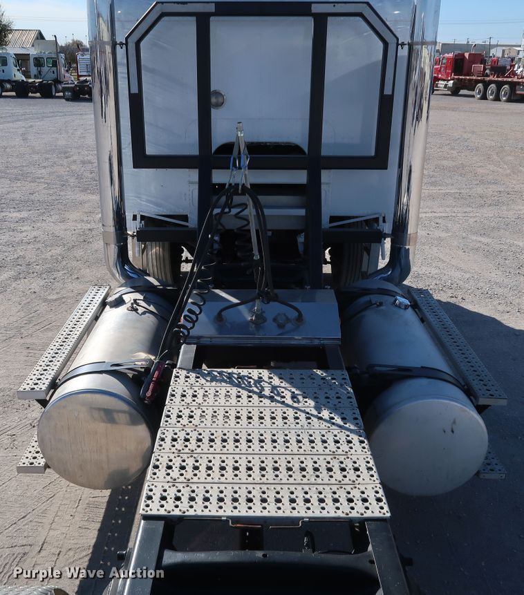 image for item KY9757 1993 Freightliner FLA086  semi truck