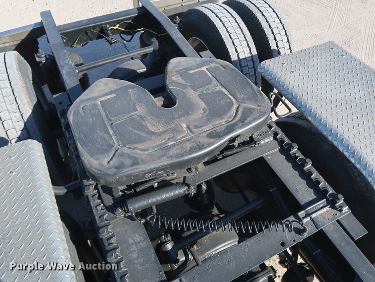 image for item KY9757 1993 Freightliner FLA086  semi truck