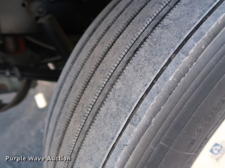 image for item KY9757 1993 Freightliner FLA086  semi truck