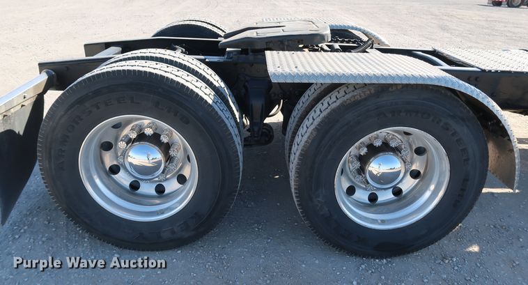 image for item KY9757 1993 Freightliner FLA086  semi truck