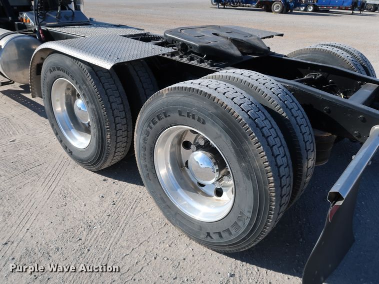 image for item KY9757 1993 Freightliner FLA086  semi truck