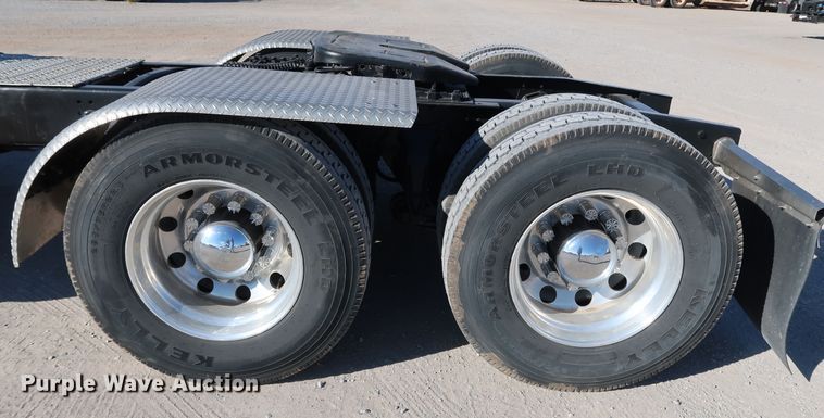 image for item KY9757 1993 Freightliner FLA086  semi truck