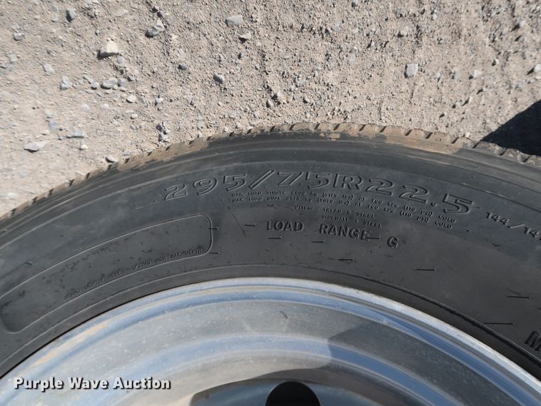 image for item KY9757 1993 Freightliner FLA086  semi truck