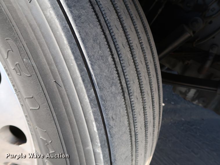 image for item KY9757 1993 Freightliner FLA086  semi truck