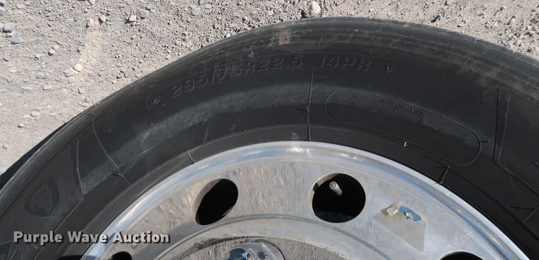 image for item KY9757 1993 Freightliner FLA086  semi truck