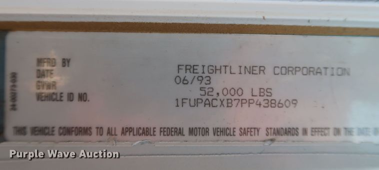 image for item KY9757 1993 Freightliner FLA086  semi truck