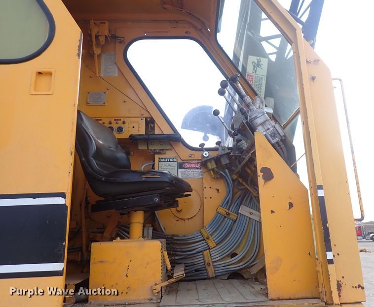 image for item DC4158 1977 American 7250  crane