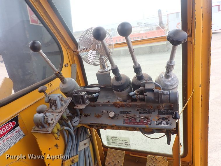 image for item DC4158 1977 American 7250  crane