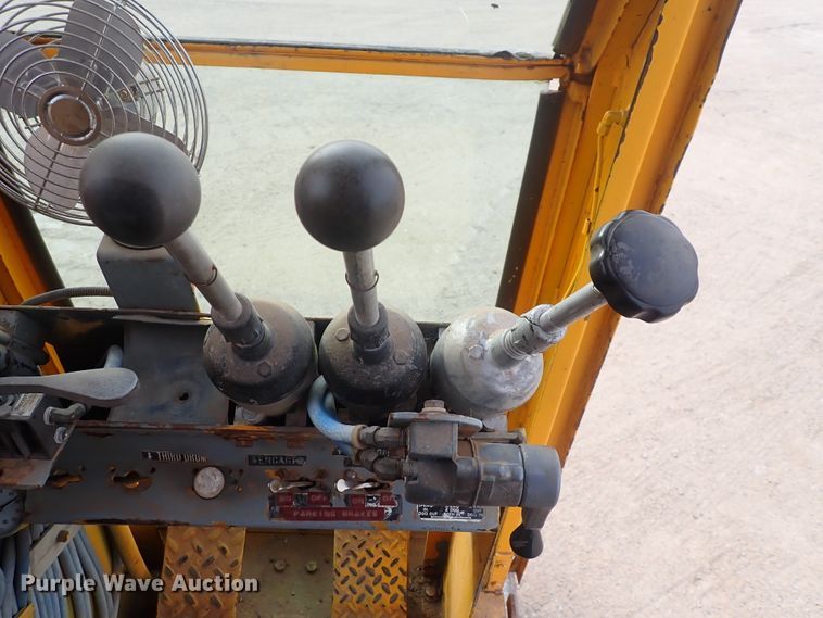 image for item DC4158 1977 American 7250  crane